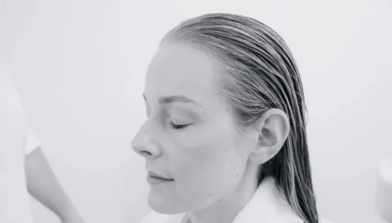 Authentic Beauty Concept Herstellerbild: Pflegeanwendung im Salon